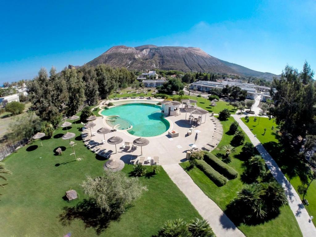 Mari Del Sud Resort Vulcano  Exterior photo